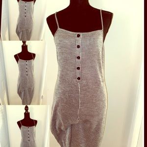 Mid leg white & black romper (size: L)